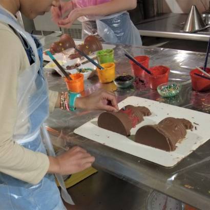 Ateliers Moulage pour les Enfants à la Chocolaterie Castelain