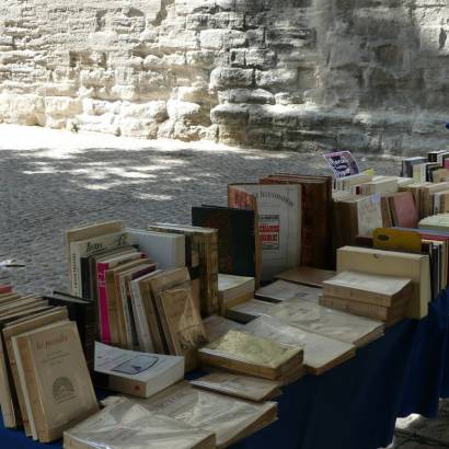 Büchermarkt beim Festival d'Avignon Büchermarkt beim Festival d'Avignon