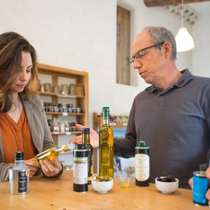 Commented tasting of olive oils at the 
