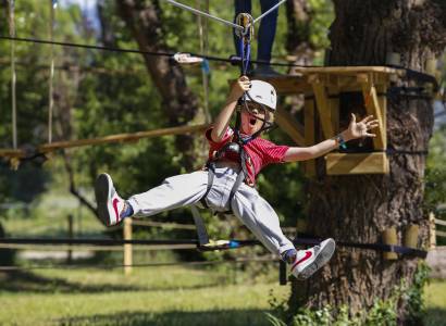 Parcours aventure dans les arbres "Oxygene Parc Aventure"