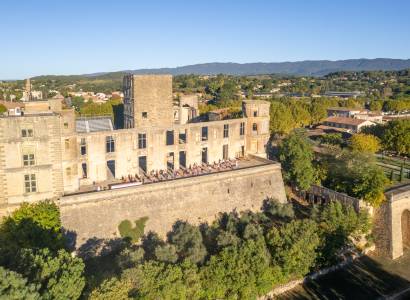Bornes de recharge véhicule électrique - La Tour-D'Aigues
