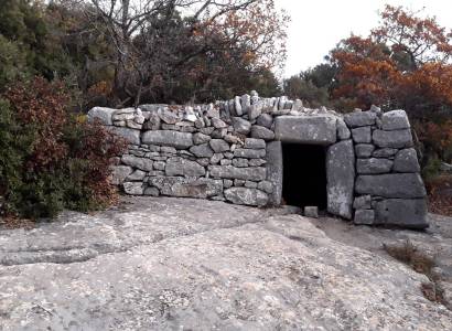 The Aiguiers (cistern from rock) of St-Saturnin-lès-Apt