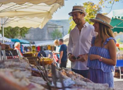 Marché de Bonnieux