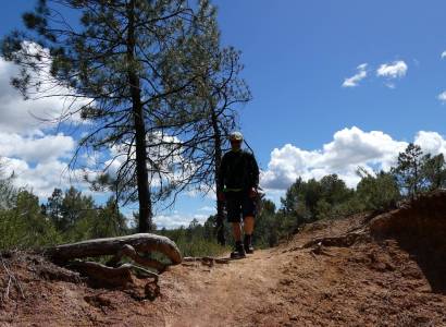 ROUSSILLON - Tour des Huguets