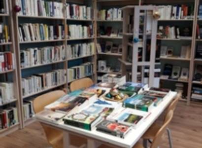 Bibliothèque Plume et Feuille de Roaix