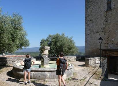 CASENEUVE - Du village perché au Colorado provençal