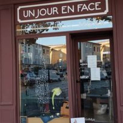 Un Jour En Face