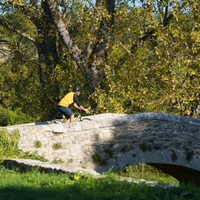 CÉRESTE-EN-LUBERON - À vélo, à l'assaut du plateau de Vachères