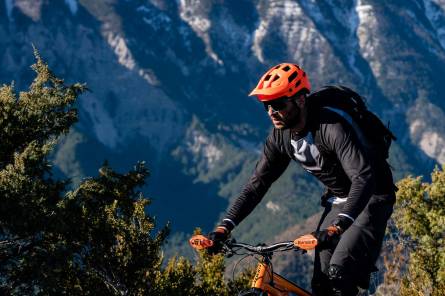 Etape 8 : St Saturnin les Apt/Fontaine-de-Vaucluse Traversée de Vaucluse VTT ebike