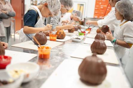 Atelier décoration pour les enfants à la Chocolaterie Castelain